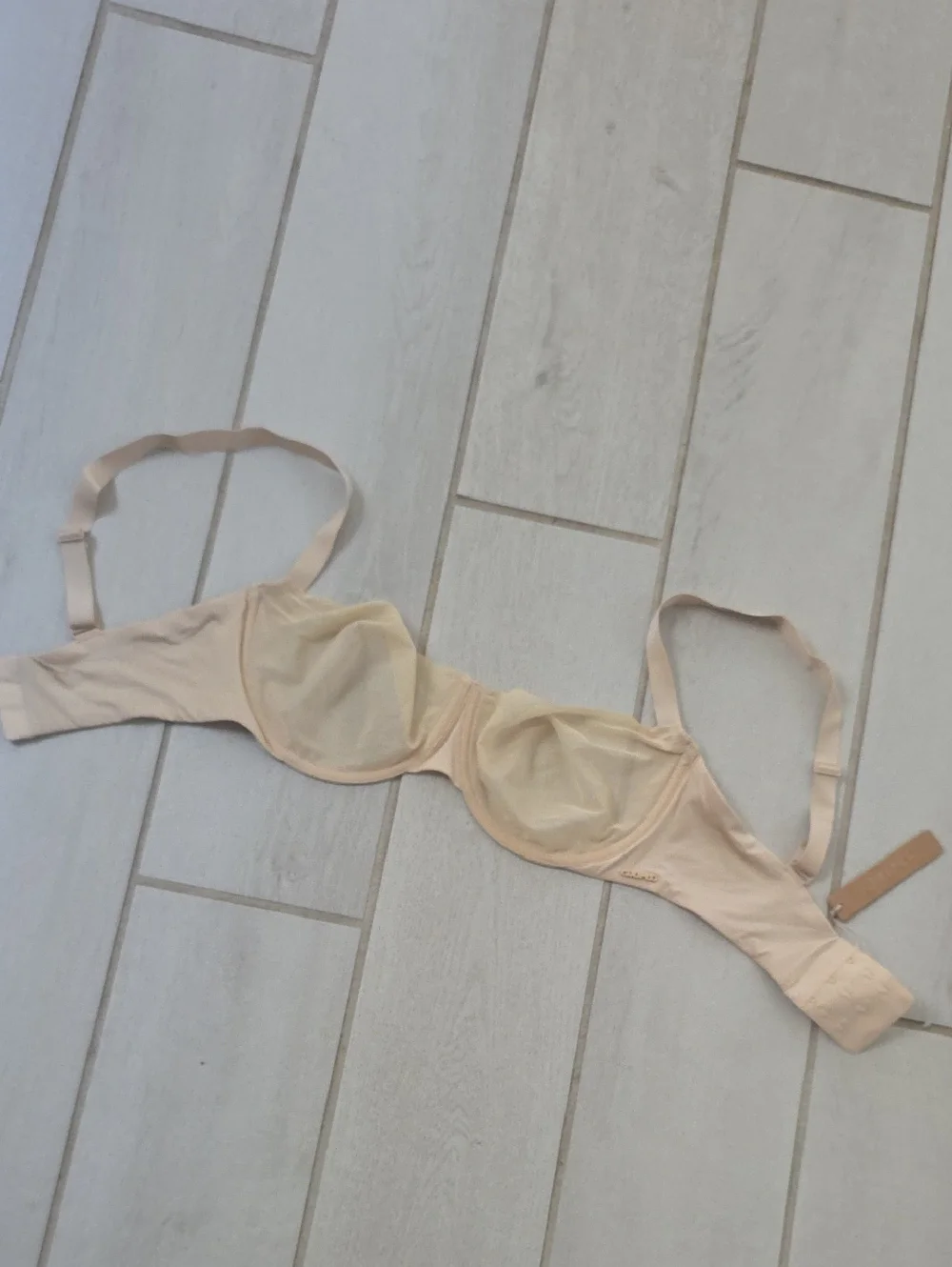 SKIMS No Show Molded Demi Bra Beige Mesh Underwire Adjustable Strap 34D - Picture 5 of 7